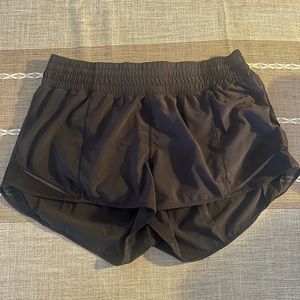 Lululemon Hotty Hot Lined Short 2.5”